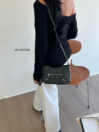Balenciaga 迷你機車包2