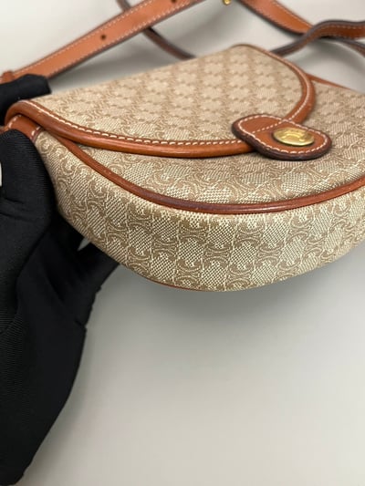 Celine迷你半月包5