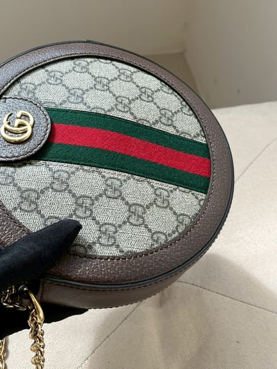 Gucci老花圓餅包3