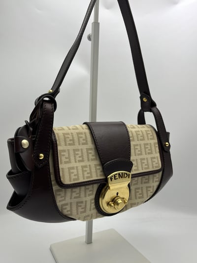 Fendi飛碟包4