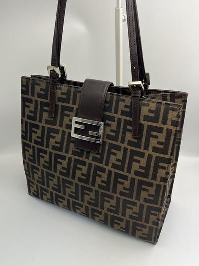Fendi托特包5