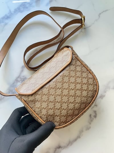 Celine迷你半月包4