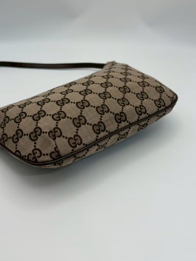 Gucci老花餃子包10