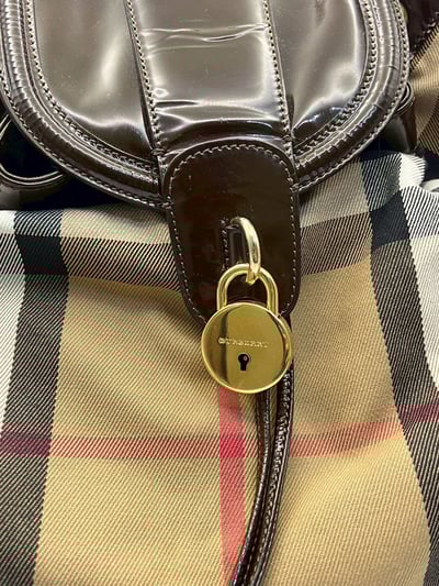 Burberry水桶包4