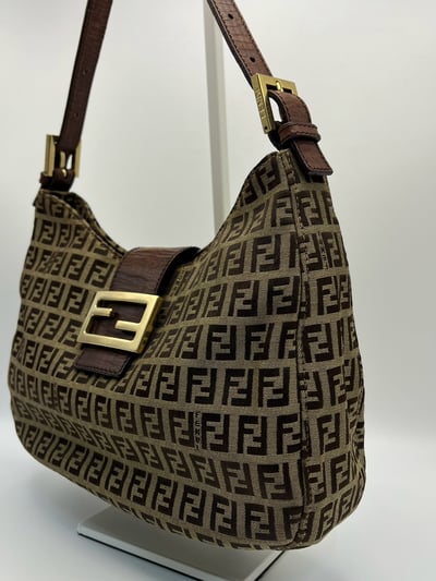 Fendi牛角包5
