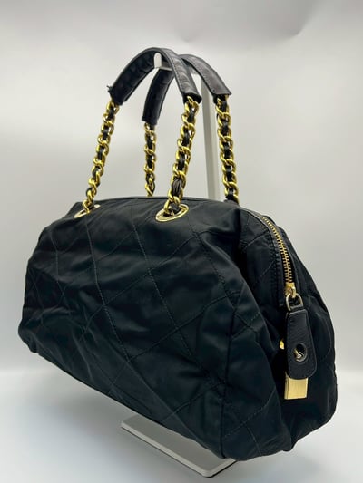 Prada尼龍波士頓包13