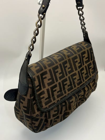 Fendi 法棍包10
