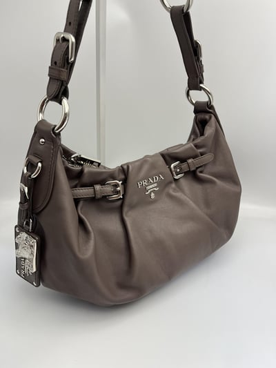 Prada 托特包5