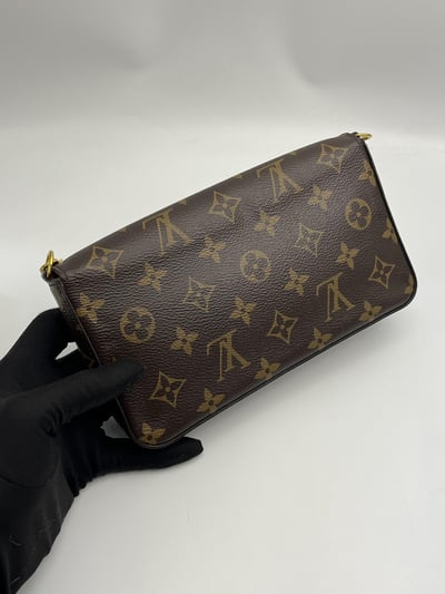 Louis vuitton三合一信封包4