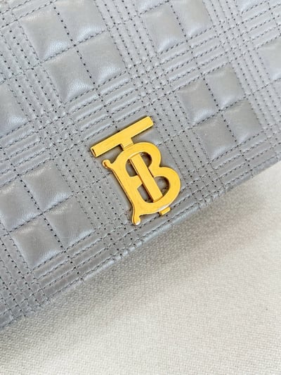 Burberry信封包4