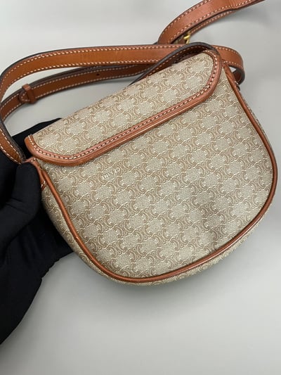 Celine迷你半月包6