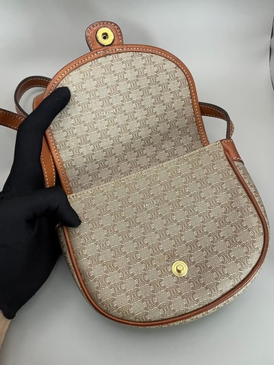 Celine迷你半月包7