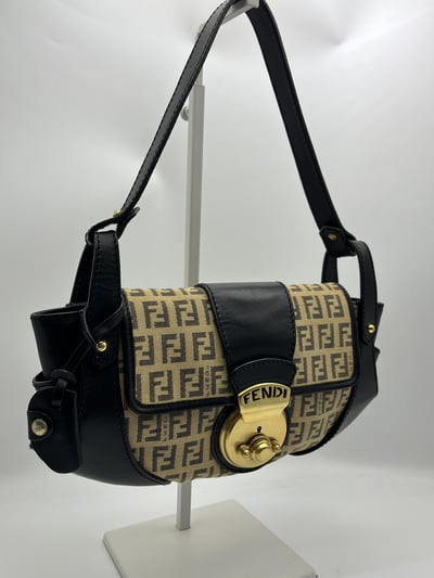 Fendi 飛碟包4