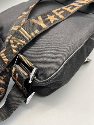 Fendi mini 後背包12