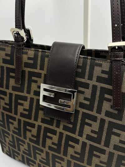 Fendi托特包6