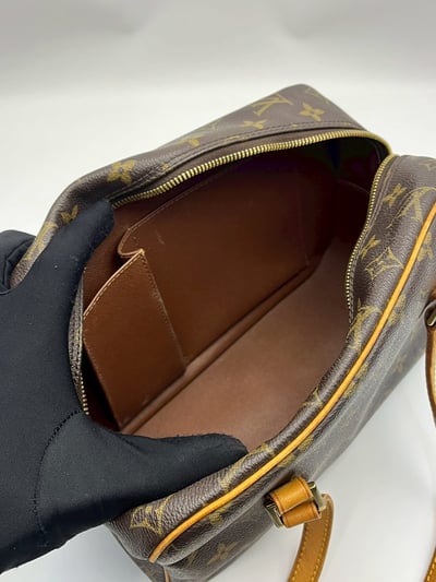 Louis vuitton開口笑16