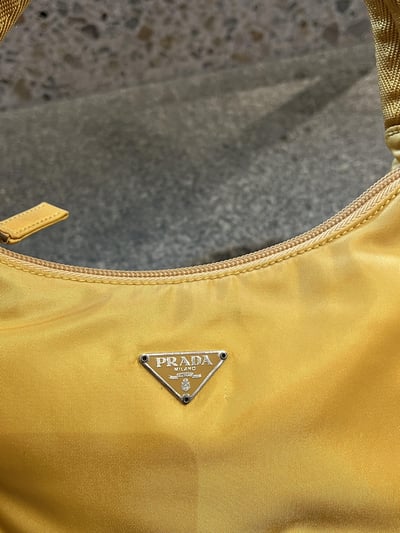 Prada hobo10