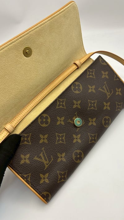 Louis vuitton信封包10