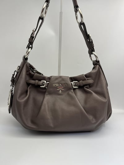 Prada 托特包4