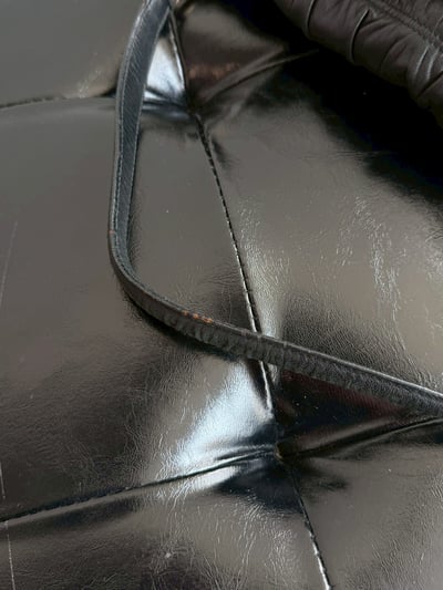 Prada羊皮肩背包8