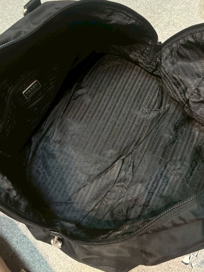 Prada尼龍旅行袋10