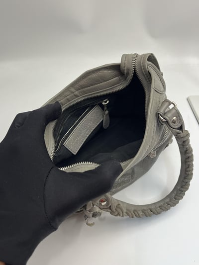 Balenciaga 迷你機車包(灰銀)13