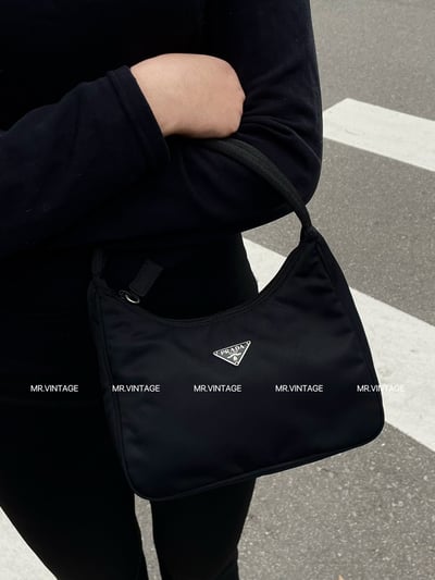 Prada hobo3