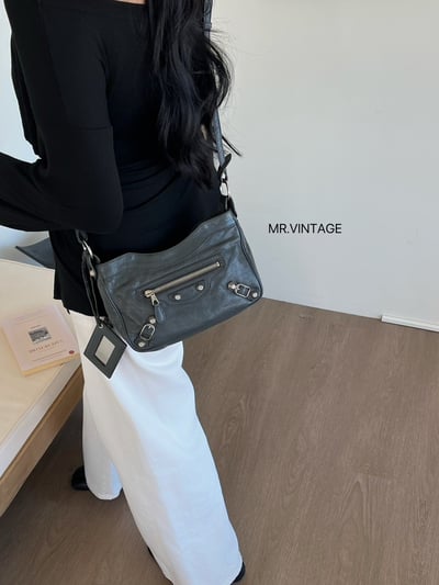 Balenciaga 迷你機車包1