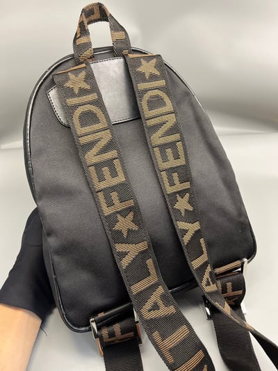 Fendi mini 後背包14