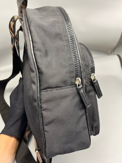 Fendi mini 後背包16