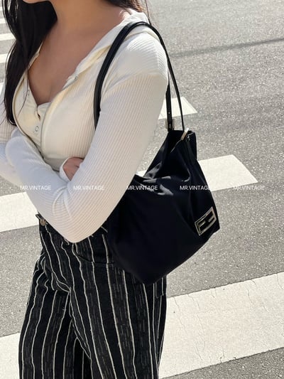 Fendi單肩包1