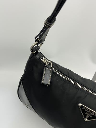 Prada尼龍肩背包4