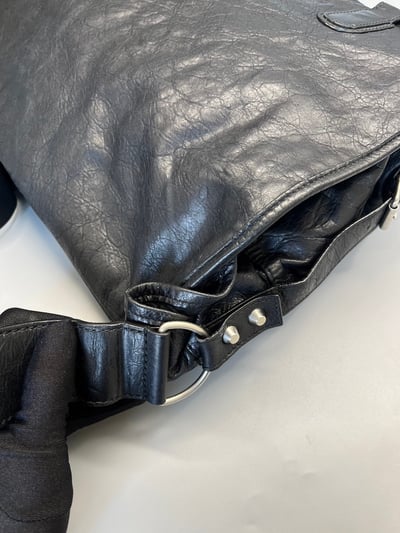 Balenciaga斜肩包13