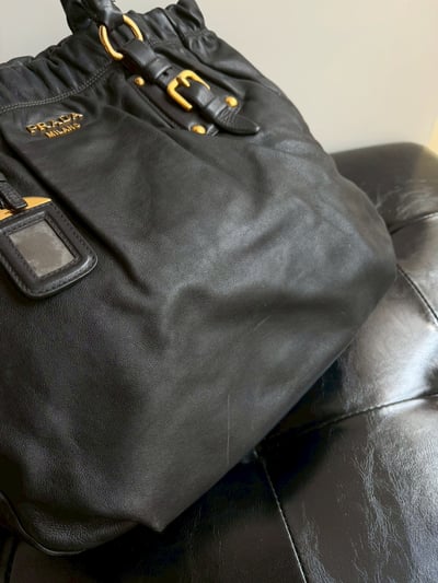 Prada托特包10