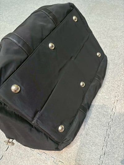 Prada尼龍旅行袋5