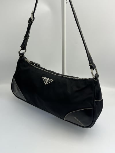 Prada尼龍肩背包3