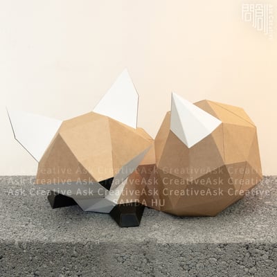 趴坐萌尾巴小狐狸1