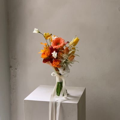 韓式橢圓捧花 - 橘黃色系1