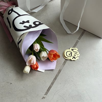 Colorful Tulips Bouquet (White)1