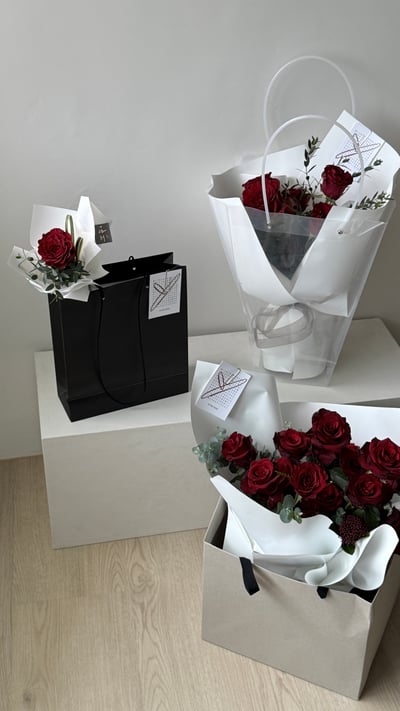 5 支紅色玫瑰混合花束7