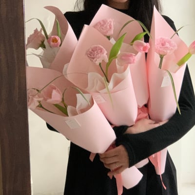 鬱金香桔梗花束6