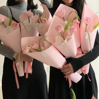 鬱金香桔梗花束5