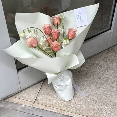 7 Blush Pink Roses Bouquet5