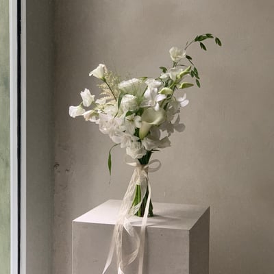 韓式線型捧花 - 白綠色系1