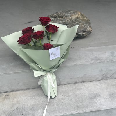 7 支紅玫瑰花束-綠色包裝1