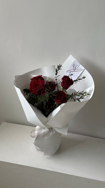 5 支紅色玫瑰混合花束8