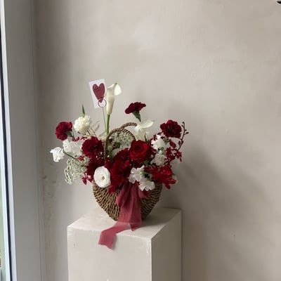 只愛大紅花此刻風格花籃2