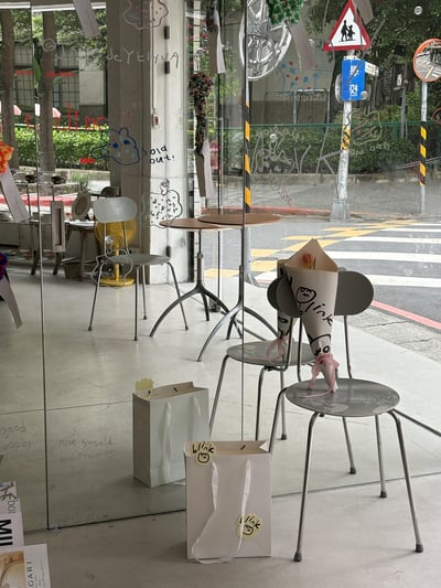 Orange Tulip Bouquet (White)3