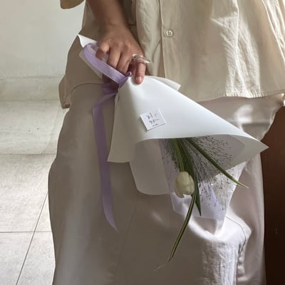 單支白色鬱金香花束5