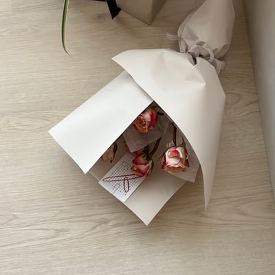 5 支卡布玫瑰花束1